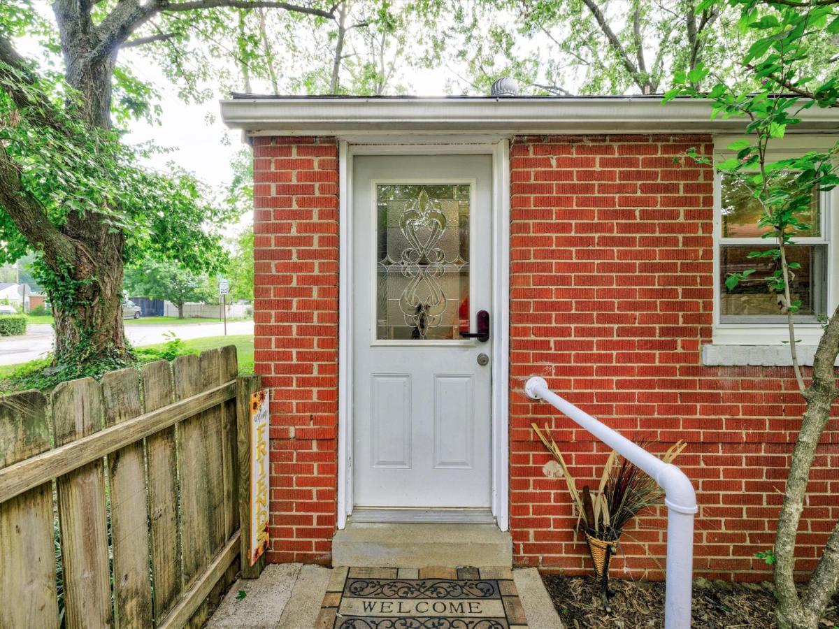 Mid-century Brick Hébergement de vacances Evansville
